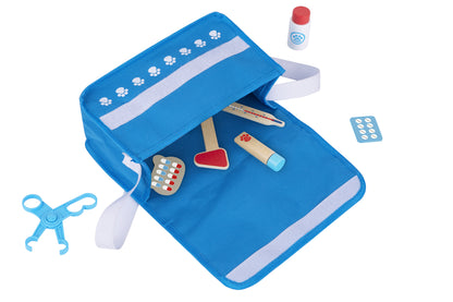 Little Pet Vet Play Set In Carry Bag